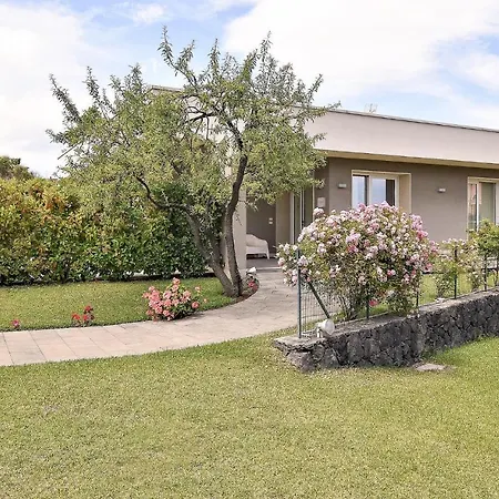 4 Bedroom Cozy In Vakantiehuis *