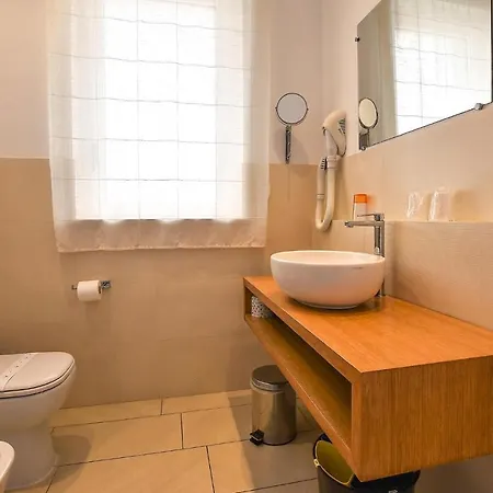 4 Bedroom Cozy In Vakantiehuis