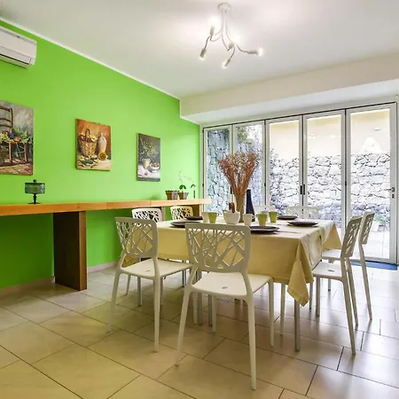 4 Bedroom Cozy In Mascalucia